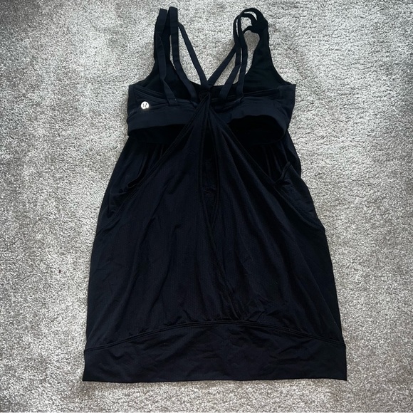 Lululemon top with bra - Picture 6 of 6